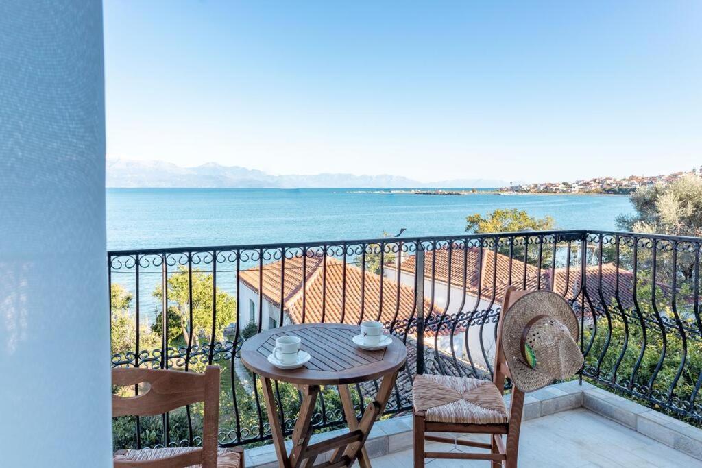 Hotel Makarounis Thea à Petalídhion Extérieur photo