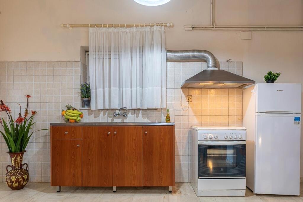 Hotel Makarounis Thea à Petalídhion Extérieur photo